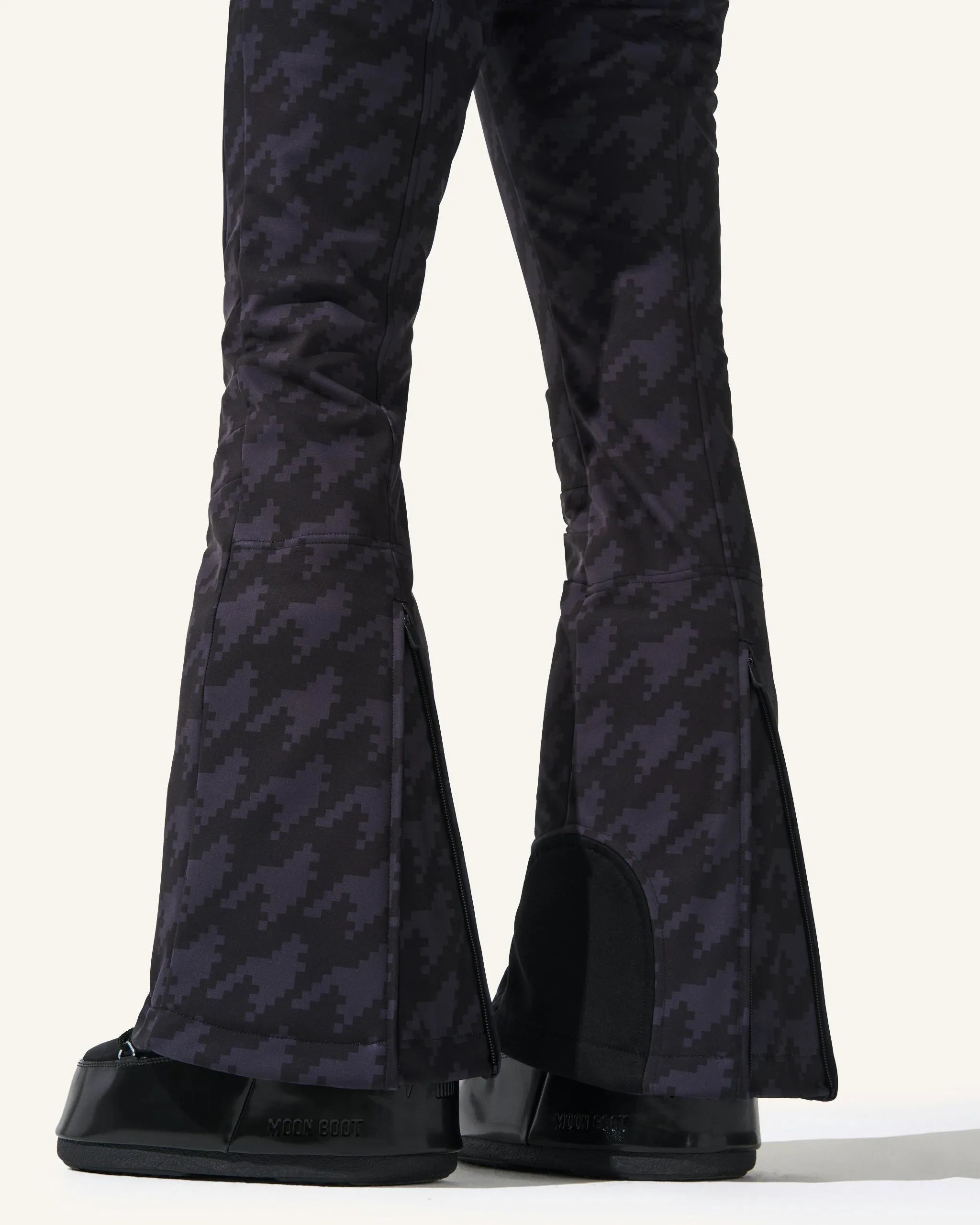 Black & White - Houndstooth Print